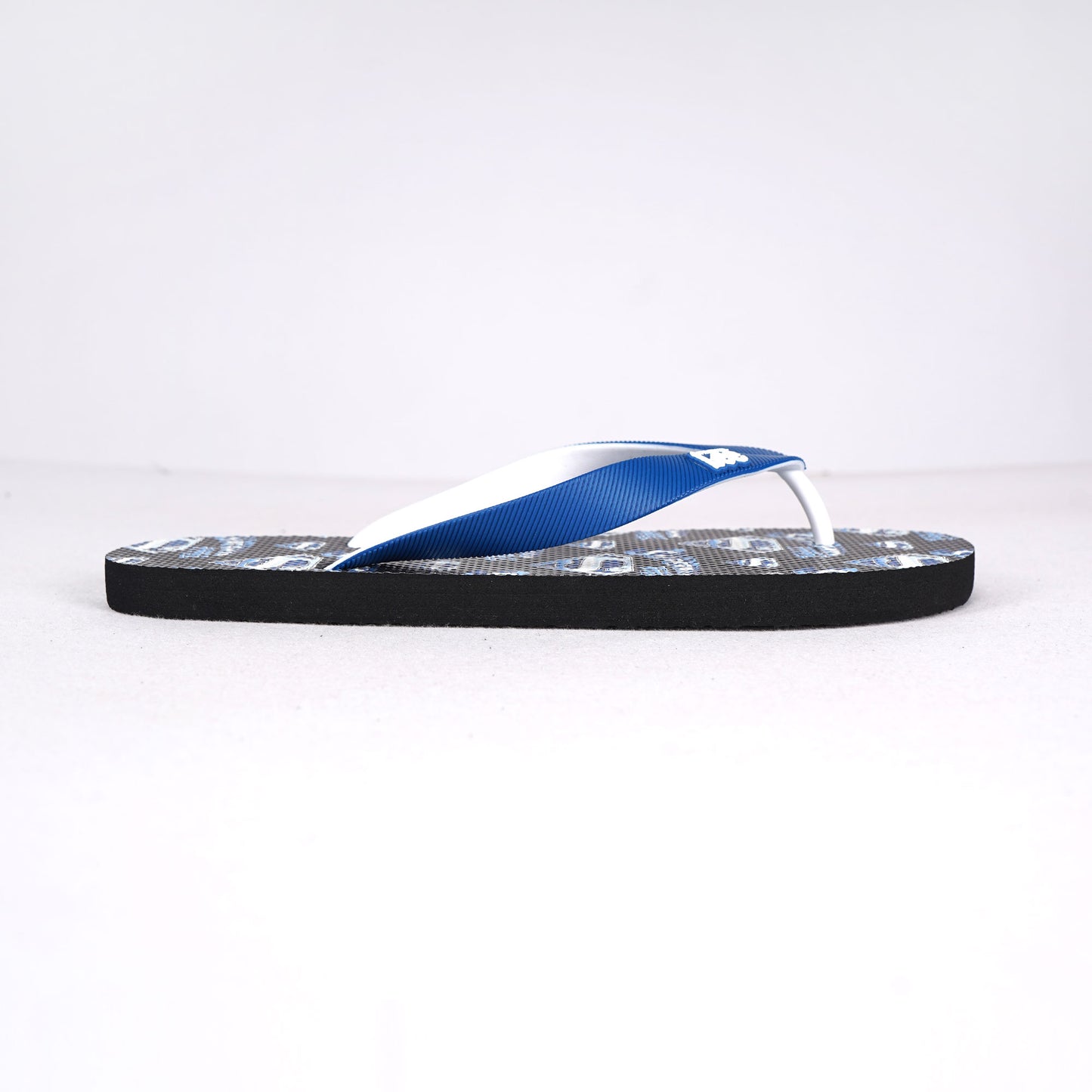 Stylistic Mr. Lee Men's X Justice League Superman Slipper Basic Accessories Slipper Trendy Fashion High Quality Apparel Comfortable Casual Slipper for Men 138126 (Blue-Black)